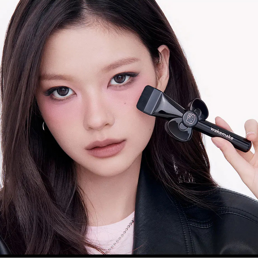 [WAKEMAKE] HELLO KITTY Spatula Wide Foundation Brush